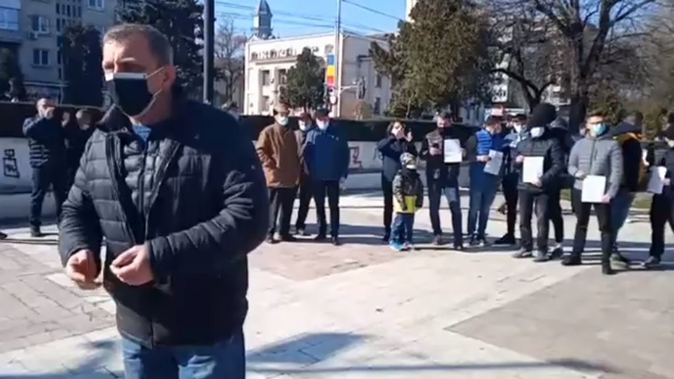 Protest al angajaților și antreprenorilor din Horeca la Bârlad după intrarea orașului în scenariul roșu