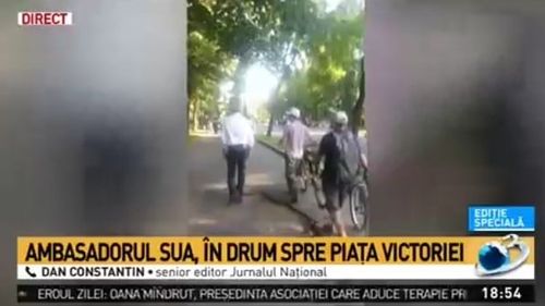 Cum relatează televiziunile de știri momentul tensionat de la Guvern/ Antena 3: Ambasadorul SUA, în drum spre Piața Victoriei