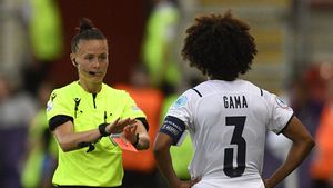 Rebecca Welch va deveni prima femeie arbitru la centrul unui meci din Premier League