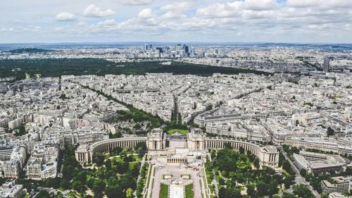 Zelenski urmează să fie primit la Palatul Élysée: Va susține un discurs în Adunarea Naţională franceză / Biden, Scholz şi Charles al III-lea între invitaţi