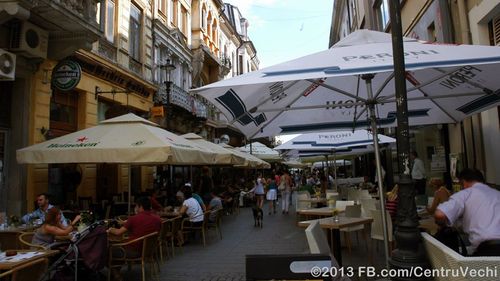 Opt terase şi restaurante din Centrul Vechi, sancţionate cu amenzi în valoare de peste 26.000 de lei