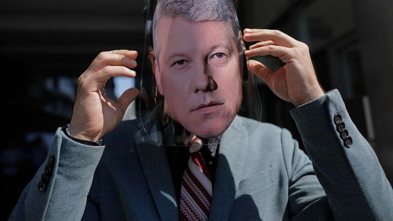 Proiectul de lege privind organizarea judiciară, parte a pachetului de legi ale justiției, a fost adoptat de deputați fără a aștepta avizul Comisiei de la Veneția. Stelian Ion denunță ”oligarhizarea” justiției în interesul președintelui Iohannis