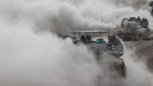 Reuters: Tancuri israeliene au ajuns aproape de Damasc