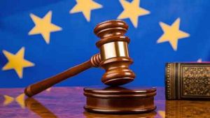 CEDO în cazul fostului şef al IPJ Cluj, chestorul Ioan Păcurar: Procedura civilă de confiscare a averii unui funcționar public care nu justifică averea este legală / Funcţionarul suspectat de avere nejustificată trebuie să dovedească că a dobândit averea legal
