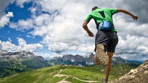 Concurs de alergare montană pe potecile de pe Valea Cernei: sute de alergători sunt aşteptaţi la o nouă ediţie Hercules Maraton / ”Nu contează că ești începător sau avansat, important e să vii și să te bucuri de sport”