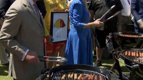 Video insolit cu Regele Charles al III-lea și Camilla pregătind un grătar în ultima zi a vizitei din Australia