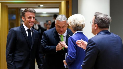 BREAKING Comisia Europeană deblochează 10 miliarde de euro pentru Ungaria, în ciuda opoziției marilor grupuri politice europene / Europarlamentar german: „Von der Leyen plătește acum cea mai mare mită din istoria UE”