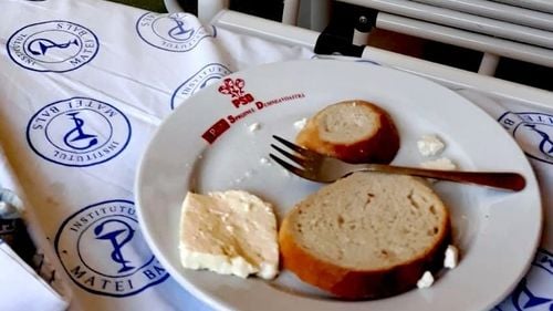 FOTO Farfurii cu sigla PSD pentru pacienții internați la Institutul de boli infecțioase Matei Balș din București