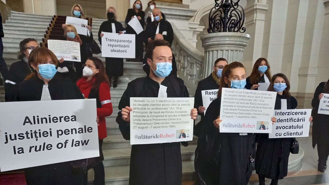Două asociații de judecători cer Consiliului Superior al Magistraturii să ia atitudine în scandalul iscat după condamnarea avocatului Robert Roșu în dosarul Ferma Băneasa