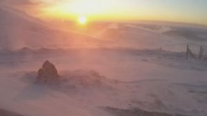 Avertisment al meteorologilor: Praf din zona deşertului Karakum, deasupra României, până în noaptea de joi spre vineri