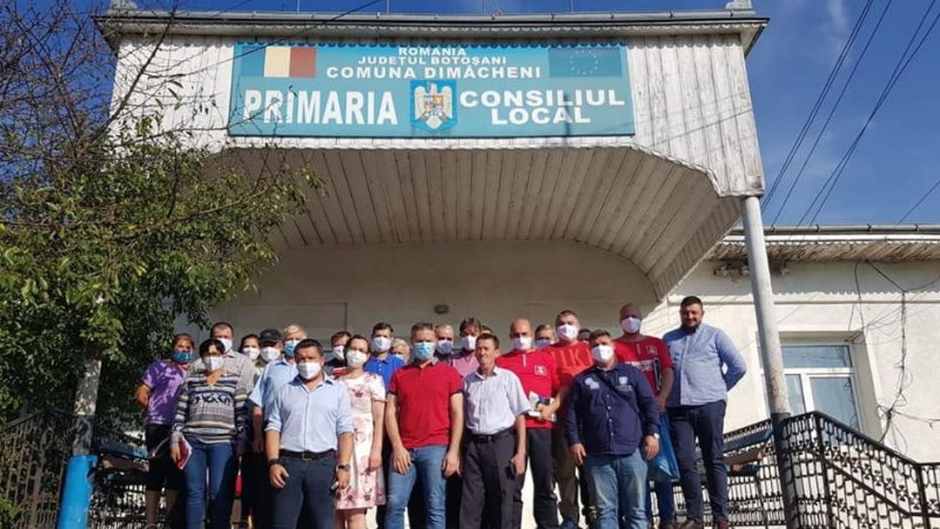 Botoșani: Un primar PSD care a pierdut alegerile și-a făcut rudele și prietenii cetățeni de onoare și i-a scutit de impozit pe ultima sută de metri a mandatului