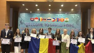 Edupedu.ro: România a câștigat 10 medalii de aur la Olimpiada Internațională de Chimie Aplicată din Indonezia. Elevii și-au plătit singuri biletele de avion, după ce Ministerul Educației ar fi refuzat să susțină participarea