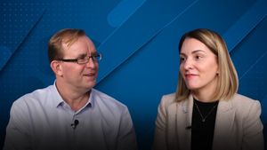 VIDEO | CEO AI Talks. Oameni versus mașini? Cu Zdenek Romanek, CEO Raiffeisen Bank, și Cerasela Baiculescu, Country Leader IBM România