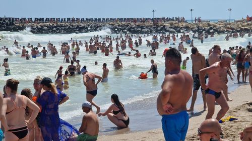 Jumătate dintre românii care aleg litoralul românesc ar aloca un buget între 1.000 şi 3.000 de lei, potrivit unei analize a unei platforme de rezervări hoteliere