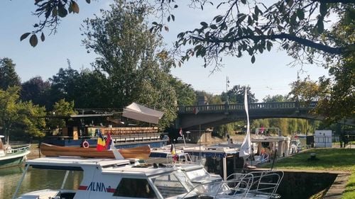 FOTO Un nou moment istoric pe Bega / Nouă ambarcațiuni din Serbia au ajuns la Timișoara / Portul neoficial al orașului arată spectaculos
