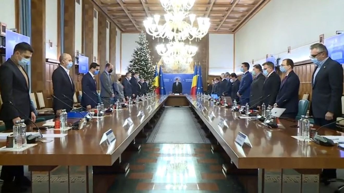 Moment de reculegere înaintea ședinței de Guvern în memoria victimelor Revoluției / 17 decembrie, ziua masacrului de la Timișoara