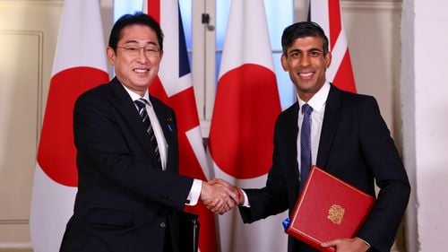 Japonia şi Marea Britanie au semnat un acord de întărire a cooperării militare / Marea Britanie este prima ţară europeană care are un astfel de acord cu ţara asiatică