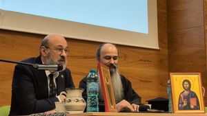 Cum e promovat AUR de biserica ortodoxă și sistemul de educație. Senator AUR, invitat principal al unei conferințe organizate de Mitropolia Banatului și Universitatea de Vest Timișoara