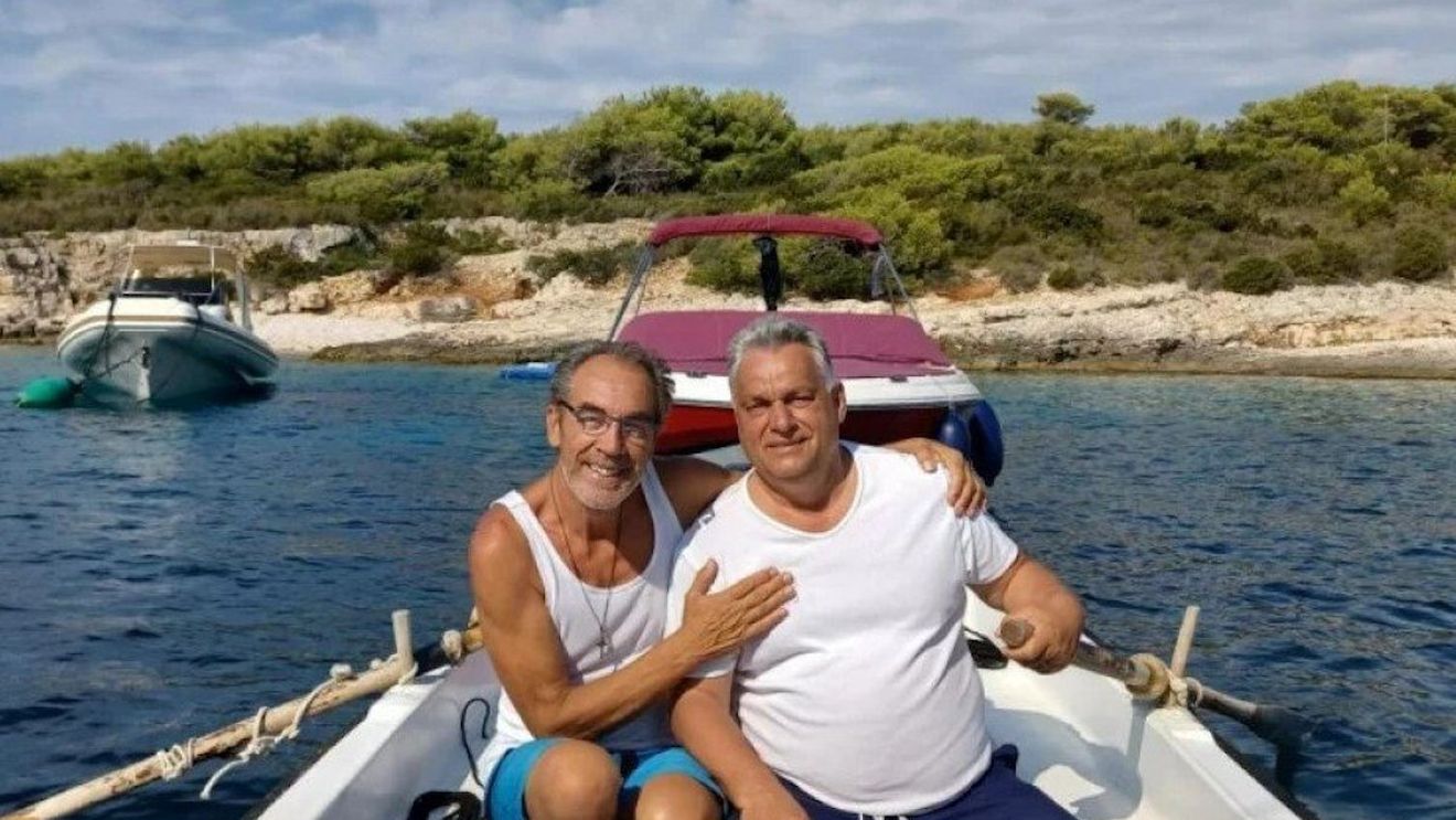 Viktor Orban, salvat de un jurnalist înainte să se scufunde cu o barcă pe litoralul croat / ”Barca sa gonflabilă s-a rupt, aşadar i-am adus la ţărm pe el, pe soţia sa şi pe bodyguardul său”