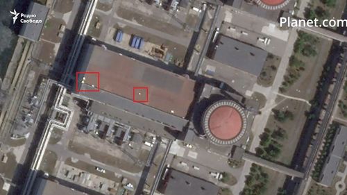Imagini din satelit arată obiecte străine pe acoperișul unui reactor al centralei nucleare Zaporijia. Kievul crede că ar putea fi explozibili