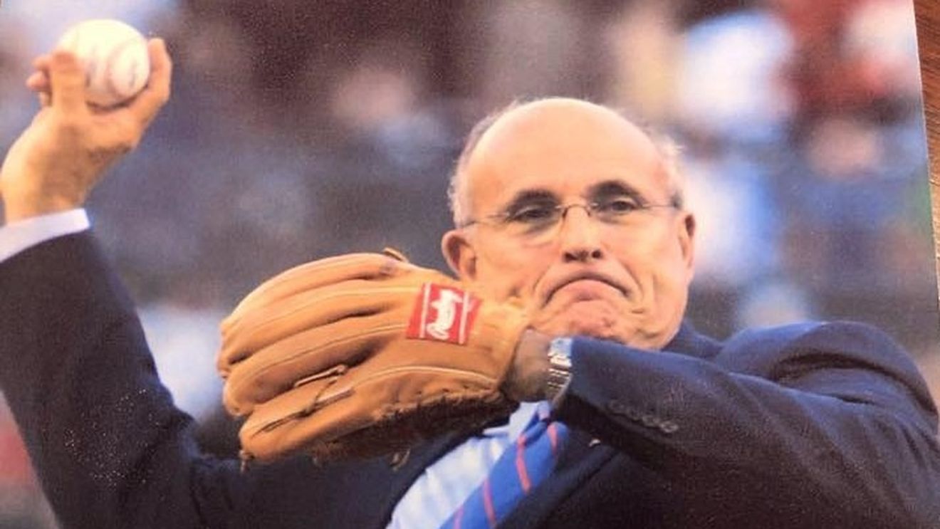 Rudy Giuliani s-a predat la o închisoare din Georgia, în dosarul lui Trump care vizează subminarea alegerilor