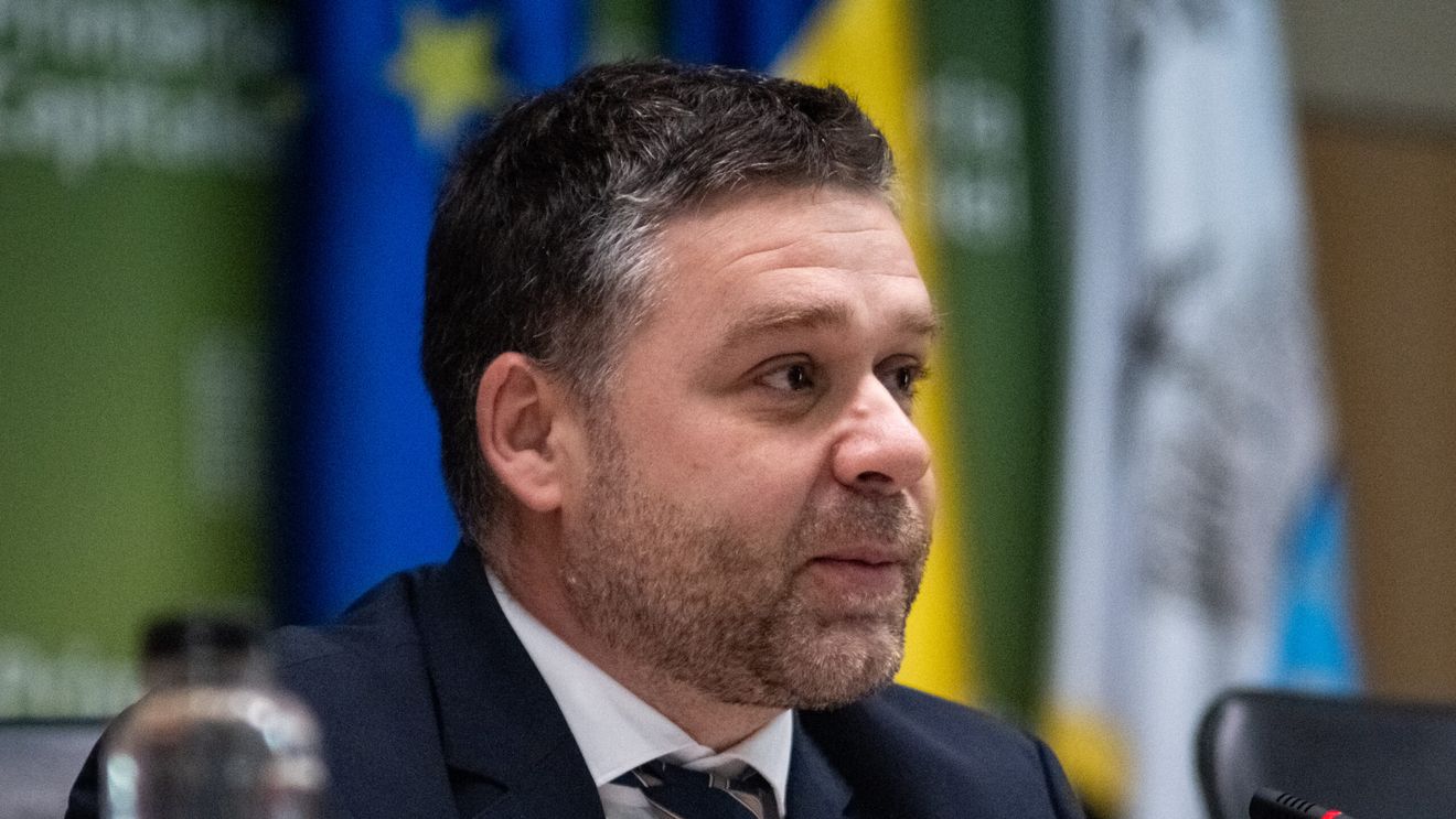 BREAKING | Primăria Capitalei taie sute de posturi: CGMB a adoptat noua organigramă și restructurarea aparatului lui Ciucu