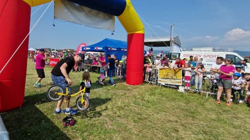 FOTO Junior Bike Race Ciugud: Aproape 300 de copii, la startul celei mai mari competiții cicliste din România destinată exclusiv micuților