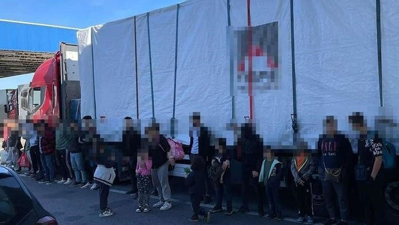 Mai mult de jumătate dintre statele UE cer un nou sistem care să faciliteze returnarea migranţilor