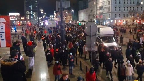 Proteste de stradă în Polonia după intrarea în vigoare a interdicției aproape totale a avorturilor