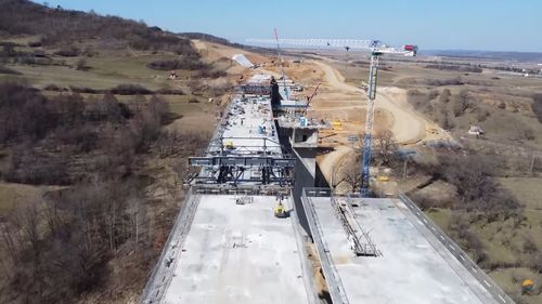 România solicită Comisiei Europene alocări suplimentare de fonduri pentru a gestiona creşterile de preţuri ce pot afecta proiectele de infrastructură / Demersul, susţinut de alte opt state