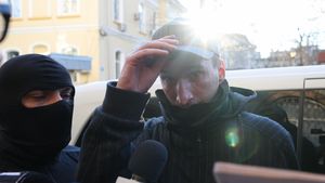 BREAKING Bogdan Peșchir, finanțatorul influencerilor care l-au promovat pe Călin Georgescu, a fost arestat preventiv 30 de zile / Avocații lui BogPR au contestat decizia