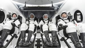 Patru astronauţi au părăsit Staţia Spaţială Internaţională la bordul unei nave SpaceX, către Pământ