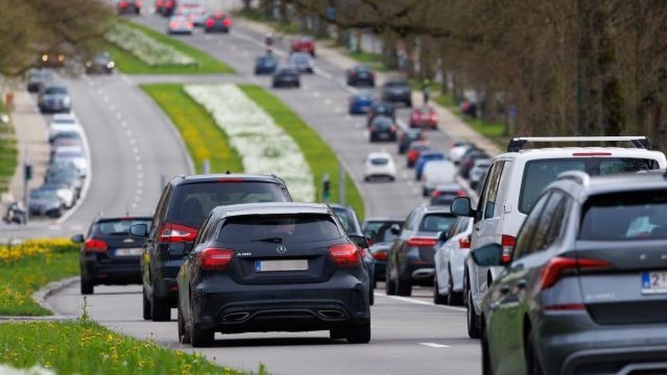 Industria auto din UE solicită retragerea amenzilor pentru exces de emisii de CO2, în 2025