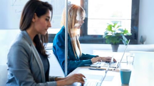 De ce să vorbim despre lucruri incomode: sănătate mentală și stare de bine la locul de muncă. De la un subiect tabu la o prioritate strategică