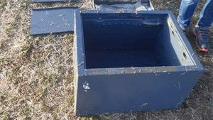 Doi tineri au fost reţinuţi de poliţişti după ce au furat un seif din Primăria Slatina/ Seiful era gol