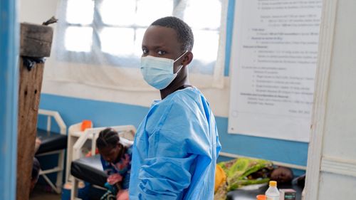 OMS: Focarul de Ebola din Africa s-ar putea răspândi mai rapid decât se estimase inițial, potrivit BBC