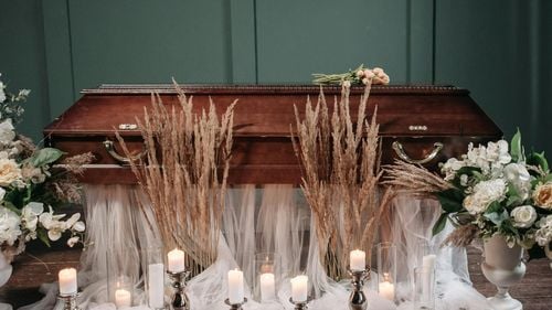 Prețul sicrielor în Rusia a crescut cu 74% de la începutul invaziei din Ucraina