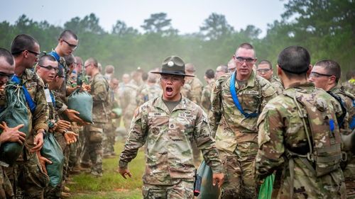 ANALIZĂ Resetarea MAGA zguduie armata americană