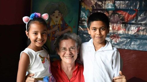 Profesoarele pot rămâne la catedră până la 68 de ani – decizie publicată în Monitor. Numărul profesorilor pensionari din gimnaziu și liceu s-a dublat în ultimii 5 ani