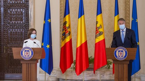 VIDEO Klaus Iohannis și Maia Sandu, declarații comune: Nu vom uita ajutorul medical valoros, a salvat vieți/ Maia Sandu, către afaceriștii români: Republica Moldova se schimbă, va fi un mediu mai prietenos, vă așteptăm