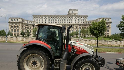 Guvernul instituie Creditul Fermierului, după protestele fermierilor: 280.000 de euro plafon maxim, pe cinci ani / Fermierii plătesc doar dobânda de 1,95%, ROBOR este acoperit de stat