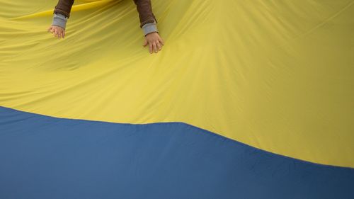 VIDEO Guvern: România închide mai multe versiuni ale site-ului de propagandă Sputnik / Russia Today, interzisă pe toate rețelele de cablu / Peste 33.000 de cetățeni ucraineni au venit în România, 373 au aplicat pentru azil