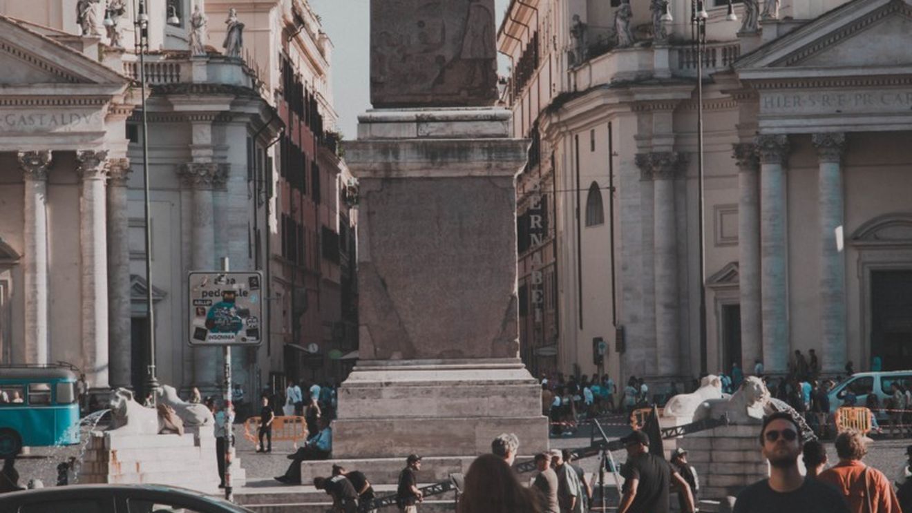 Turiști atacați în Florența de o bandă româno-italiană de adolescenți mascați / Turiștii erau atacați cu spray cu piper și cioburi de sticlă