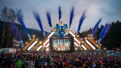 Hotelierii din Poiana Brașov spun că festivalul Massif nu le-a adus bani /„Line-up-ul era făcut pentru puștani care se cazau în apartamentele din Brașov, prin Airbnb” / "Pe partea de imagine nu poți spune că a fost un câștig, pentru că lumea știa deja de Poiana Brașov”