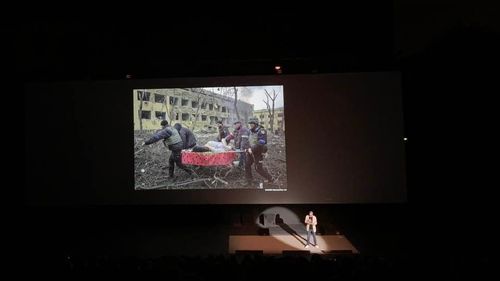 Un reportaj ucrainean despre Mariupol, recompensat cu cel mai prestigios premiu la festivalul internațional de fotojurnalims Visa pour l'image