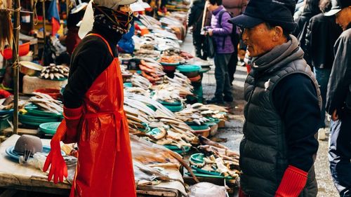 La un an de la alarma din Wuhan, China încearcă să schimbe povestea originii Covid. Efort concertat al presei de stat chineze pentru a plasa apariția virusului în alte țări