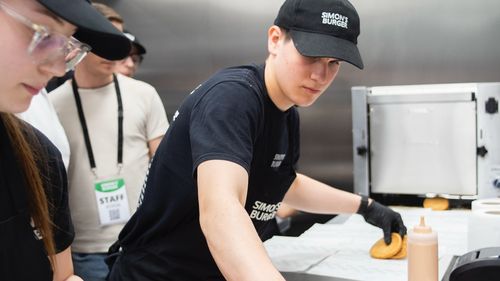 Primul restaruant Simon’s Burger se deschide în primăvară la Cluj / Planurile lanțului fast food din Ungaria sunt să se extindă la nivel național în România în câțiva ani - presa maghiară