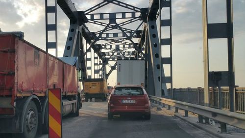 Circulaţia pe Podul Prieteniei Giurgiu-Ruse se închide, marți,  de la ora 09.00, pentru 12 ore / Restricţii de trafic până miercuri dimineaţă