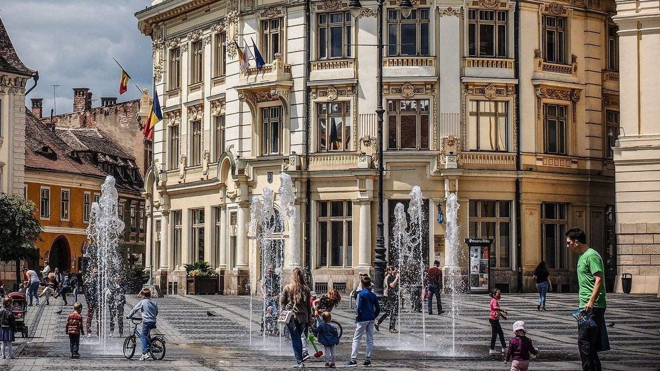 Măsuri fără precedent în istoria Sibiului: grădinițele, școlile și universitatea sunt închise săptămâna viitoare, de summitul UE. Ce se întâmplă cu evaluarea la clasa a II-a