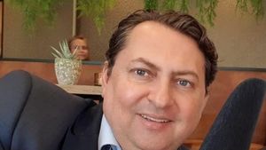 OFICIAL Patronul Sanimed, omul de afaceri Cătălin Hideg, vizat de anchetele Parchetului European şi DNA pentru achizițiile de măști în pandemie / Hideg era plecat în Abu Dhabi, dar a revenit în ţară de Paşte